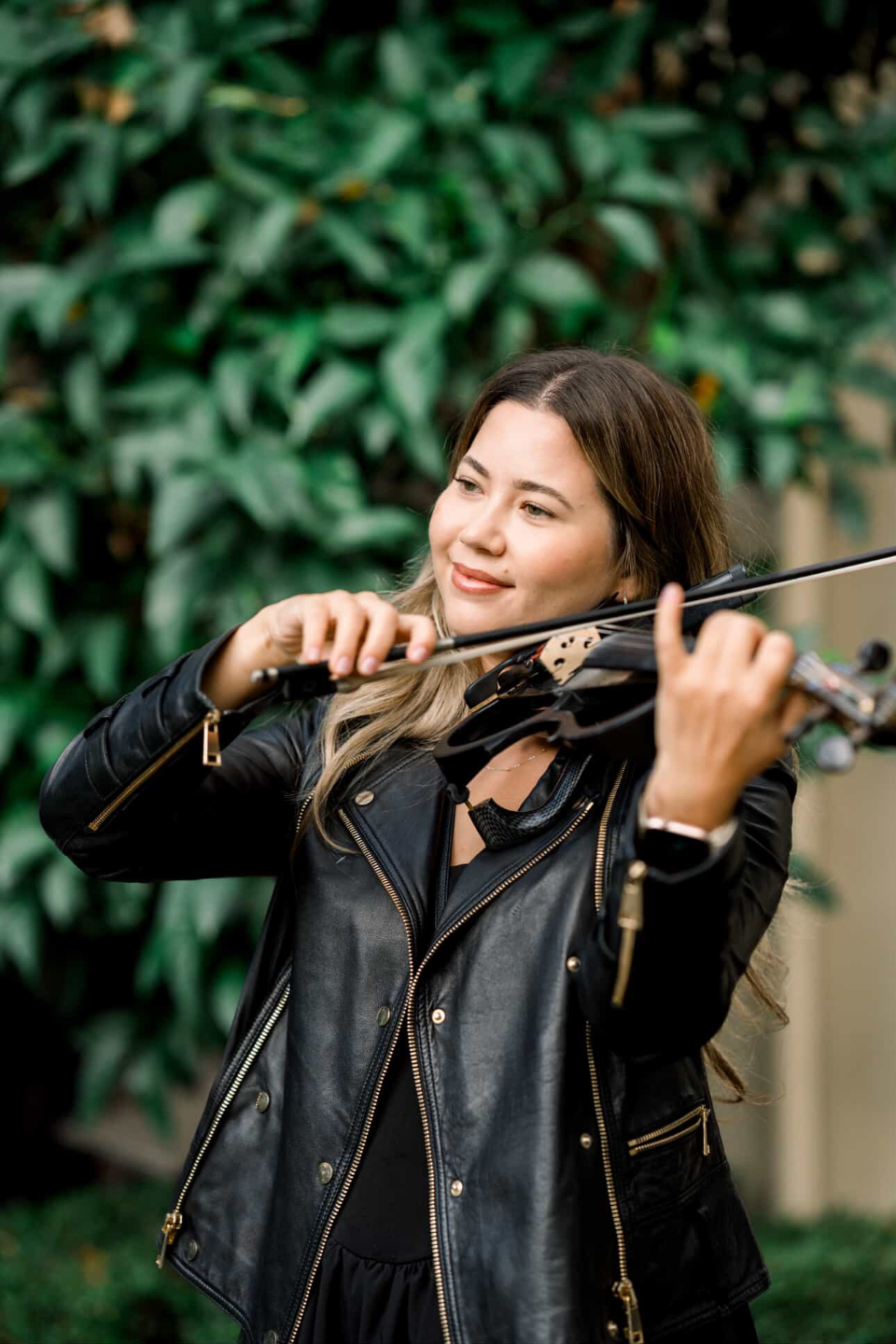 Maya Victoria garden performance